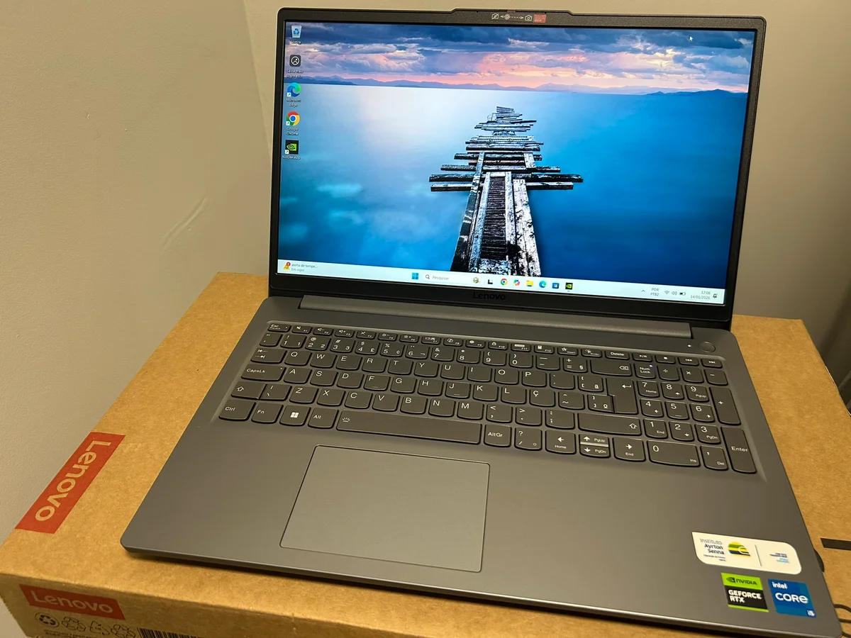 LENOVO LOQ 15IAX9E GAMER